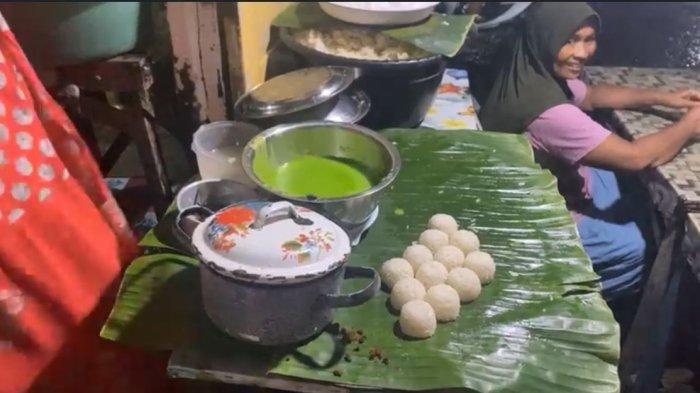Nasi Pulut Siram Mama Biba di Tulehu, Kecamatan Salahutu, Maluku Tengah