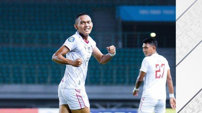 Hasil akhir pertandingan antara Bhayangkara Presisi FC vs Arema FC, Jumat 1 September 2023 malam WIB. Skor 0-2, kemenangan beruntun Singo Edan.