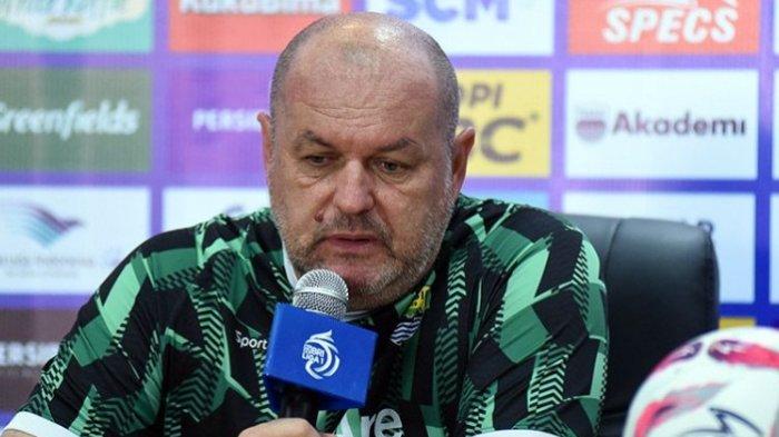 Bojan Hodak menggelar konferensi pers jelang laga Persib vs PSIS di Liga 1 pekan 5 besok. Duel Persib Bandung vs PSIS Semarang Liga 1 2024/2025, Bojan Hodak Prediksi Sulit Tapi Target Menang