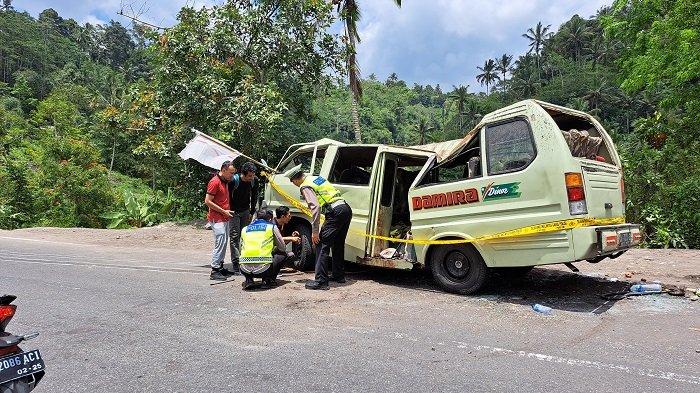 Ditlantas Polda Bali ketika melakukan olah TKP menggunakan alat TAA