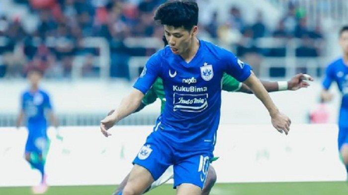 Gelandang serang Taisei Marukawa beraksi di laga PSIS Semarang vs PSS Sleman di pekan 21 Liga 1 2023/2024 di Stadion Jatidiri, Semarang, Minggu 3 Desember 2023. PSIS Semarang menang 1-0 atas PSS Sleman sekaligus berhasil menggeser Bali United di urutan ketiga klasemen Liga 1 2023/2024 sementara.