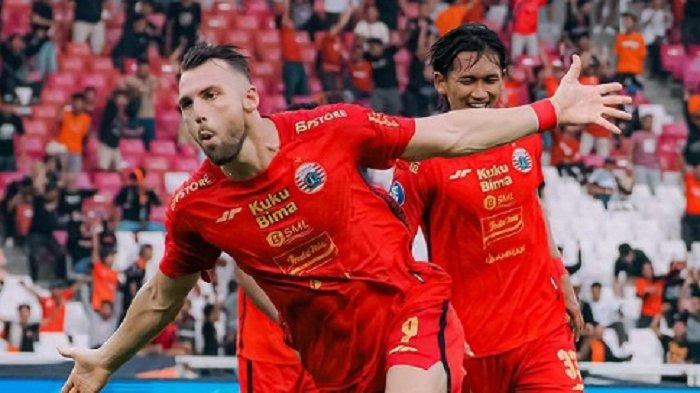 Marko Simik, pemain asing Persija Jakarta melakukan seleberasi usai cetak gol di Liga 1 2023/2024 lalu.