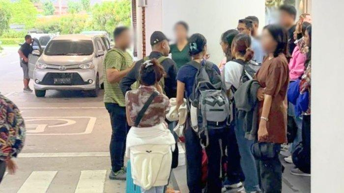 Imigrasi Ngurah Rai dapati seorang WNA yang sedang menjemput tamu di Bandara Internasional Ngurah Rai, Bali, Jumat 10 Januari 2025
