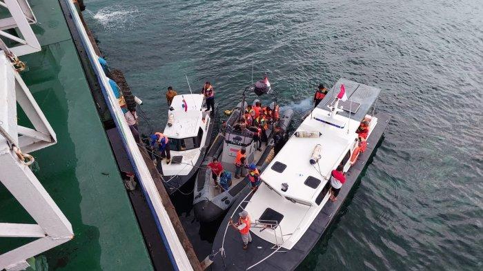 KMP Agung Samudra XVIII yang bertolak dari Ketapang menuju Pelabuhan Gilimanuk tersebut kandas di sebelah selatan lampu suar tanjung pasir atau di perairan selat Bali pada koordinat 08°07'.207