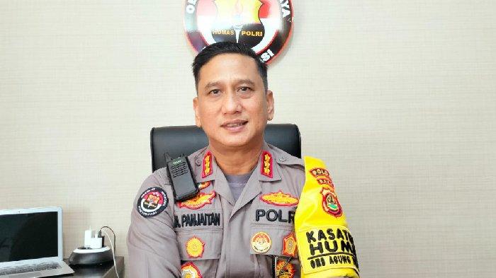 Kabid Humas Polda Bali, Kombes Pol Jansen Avitus Panjaitan menjelaskan, modus operandi para pelaku ialah dengan menggunakan data pribadi milik orang lain untuk melakukan registrasi kartu perdana untuk memperoleh kode OTP selanjutnya dijual ke pembeli.