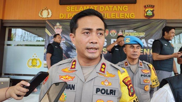 Kapolres Buleleng, AKBP Ida Bagus Widwan Sutadi mengatakan, KE ditangkap Kamis (9/5) sekitar pukul 16.50 Wita di rumahnya, Desa Sidetapa. Penangkapan dilakukan setelah polisi menerima informasi terkait maraknya peredaran sabu di rumah milik KE.