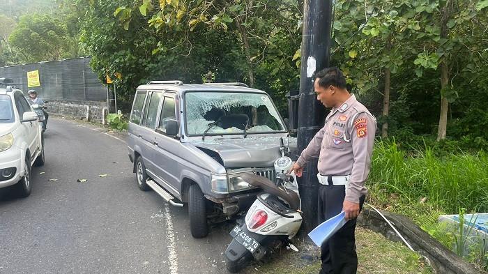 KECELAKAAN - Kecelakaan lalu lintas di Jalan Raya Amlapura menuju Abang tepatnya di Banjar Dinas Kangkaang, Desa Kertamandala, Kecamatan Abang, Kabupaten Karangasem, Rabu (30/7/2025) sore.