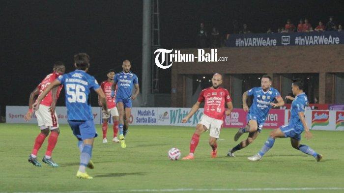 Kemelut saat laga Bali United vs Persib Bandung, 14 Mei 2024 di TC Pantai Purnama Gianyar Bali.