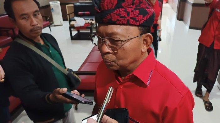 Calon Gubernur Bali, Wayan Koster, menyebut gubernur sebelumnya tidak memiliki program besar. Karenanya ia mengajak masyarakat agar memilih dirinya, yang memiliki program visioner dan pro raykat.