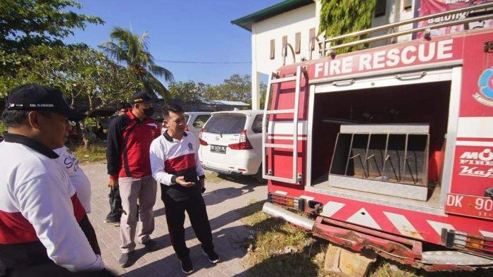 ARMADA RUSAK - Armada damkar di Nusa Penida rusak parah, Selasa (29/8). Bupati Klungkung, I Nyoman Suwirta meminta agar aset ini dihapus dari data.