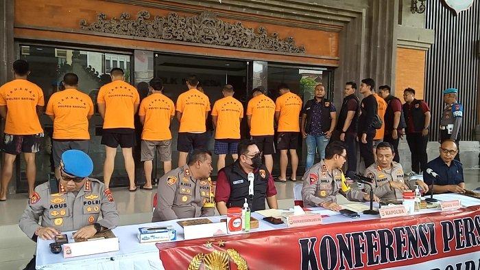KERIBUTAN - Konferensi pers kasus keributan Finns Beach Club, di Lobi Mapolda Bali, Denpasar, Bali, pada Kamis 20 Februari 2025. Hingga saat ini belum ada upaya Restorative Justice.