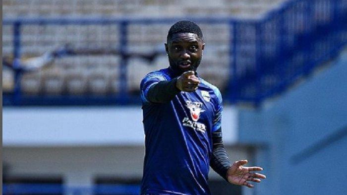 Pemain asing Persib Bandung, Levy Madinda.