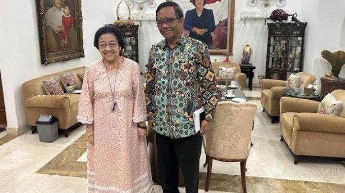 Mahfud MD bertemu Megawati malam ini, Selasa (17/10/2023). Instagram Adian Napitupulu