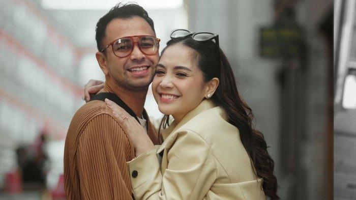 Nagita Slavina mengungkap alasan tak mengajak Rafathar dan Rayyanza ke Spanyol. Begini respons Gigi disebut liburan berdua demi anak ketiga.