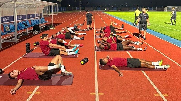 Para pemain Timnas Indonesia melakukan pemulihan kondisi menghadapi laga di Asian Games 2023 China belum lama ini. Berikut Prediksi Susunan Pemain Timnas Indonesia vs Taiwan Asian Games, Indra Sjafri Turunkan Skema 4-3-3