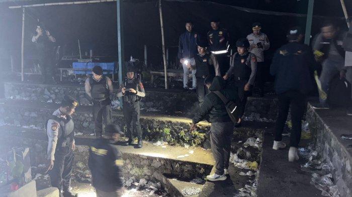 Patroli: Sat Samapta Polres Bangli, Bali saat memantau situasi di Desa Songan, Kecamatan Kintamani, Bangli, Sabtu 14 Juni 2025 malam. Pasca Tajen Maut, Polisi Pastikan Desa Songan Bangli Bali Kondusif, Motif Perkelahian Masih Didalami