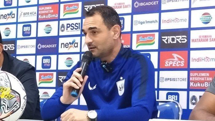 Pelatih PSIS Semarang Gilbert Agius.
