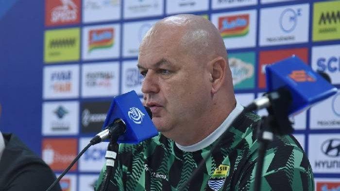 Pelatih Persib Bandung, Bojan Hodak, mengingatkan anak asuhnya untuk bersiap menghadapi perlawanan sengit dari PSS Sleman pada pekan ke-13 Liga 1 2024