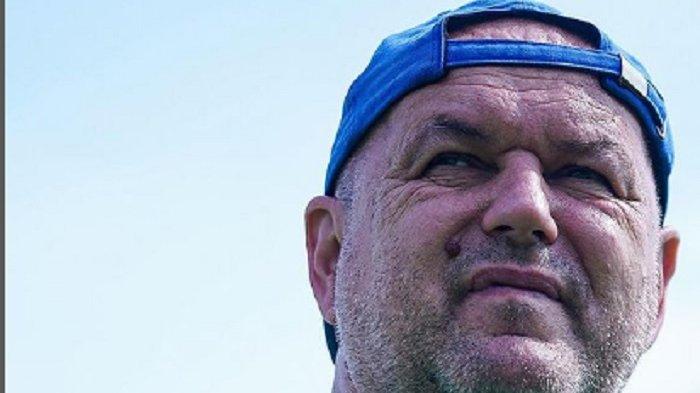 Bojan Hodak, Pelatih Persib Bandung memberikan libur 3 hari kepada seluruh anggota. Hal ini bertepatan dengan Hari Raya Idul Fitri 1445 H. Persib Bandung akan kembali menjalani latihan bersama pada Jumat 12 April 2024.