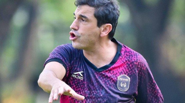 Pelatih RANS Nusantara, Eduardo Almeida dikabarkan sudah penuhi anak asuh asing.