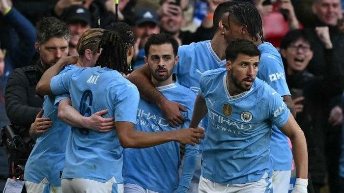Pemain manchester City, Bernardo Silva saat merayakan golnya ke gawang Chelsea pada semifinal Piala FA 2023/2024
