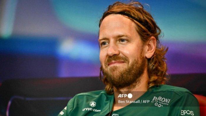 Pembalap Aston Martin asal Jerman Sebastian Vettel menghadiri presser jelang Grand Prix Formula Satu Abu Dhabi di Sirkuit Yas Marina di kota Emirat Abu Dhabi pada 17 November 2022.