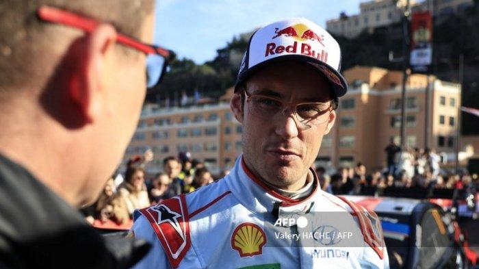 Pembalap Belgia Thierry Neuville berbicara kepada pers setelah menang dengan Hyundai I20 N Rally1 Hybrid miliknya untuk Hyundai Shell Mobis World Rally Team sebagai bagian dari WRC Monte-Carlo Rally ke-92, dekat pelabuhan, di Monaco, Prancis selatan, pada 28 Januari 2024 .