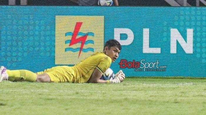 Kiper timnas U-17 Indonesia, Ikram Al Giffari usai tahan imbang Ekuador U17 1-1 dalam laga perdana Piala Dunia U17 2023, Jumat, 10 November 2023.