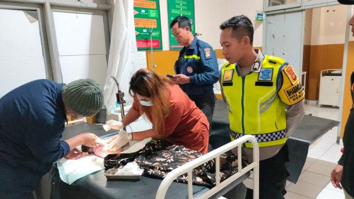 Bayi yang ditemukan pada Sabtu 8 Maret 2025, sedang dalam perawatan di Puskesmas Pupuan I Bali - GEGER! Penemuan Bayi di Jalan Raya Pupuan-Seririt Tabanan Bali, Digerogoti Semut dan Dibungkus Kain