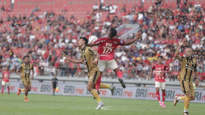 Bali United bertekad kembali memperbaiki posisi ke 4 besar, setelah posisinya di puncak klasemen digusur menjadi posisi ke-5.
Skuat asuhan Stefano Cugurra bakal melakoni laga kandang, menghadapi Persik Kediri dalam pekan ke-7 BRI Liga 1 di Stadion Kapten I Wayan Dipta Gianyar, Bali, pada Senin 7 Agustus 2023.