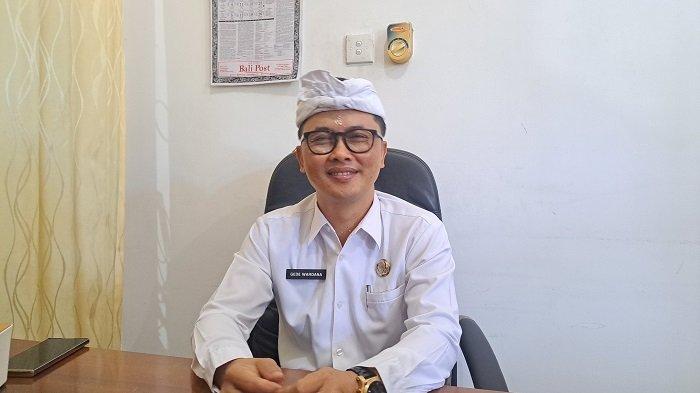 Keterangan - Plt Sekretaris DPRD Buleleng, I Gede Wardana. Ia menjelaskan hasil pertemuan antara GA, WA dan LW pada Kamis (10/7/2025).