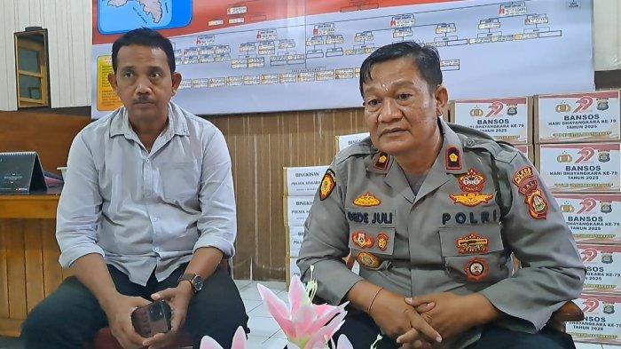 Beri keterangan - Kapolsek Kota Singaraja, Kompol Gede Juli. Ia menjelaskan mengenai peristiwa perkelahian berdarah yang terjadi di eks Pelabuhan Buleleng. Rabu (25/6/2025). Polisi Telah Periksa Tiga Saksi Kasus Perkelahian Berdarah di Eks Pelabuhan Buleleng Bali