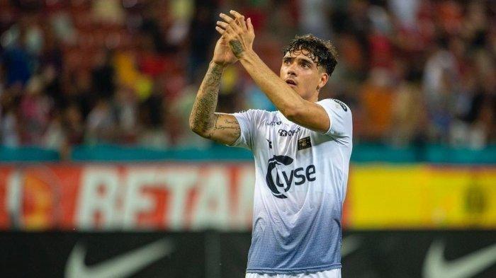 Pemain aboard Timnas Indonesia, Shayne Pattynama membawa Viking FK menuju papan atas klasemen Liga Norwegia