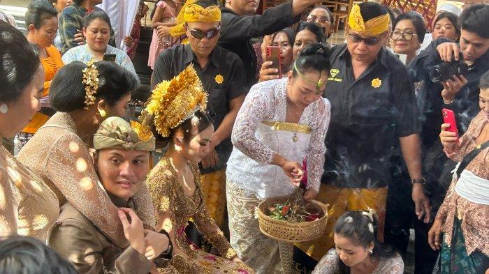 Rizky Febian dan Mahalini - Siap Menikah Dengan Rizky Febian, Mahalini Lakukan Otonan Terakhir di Bali