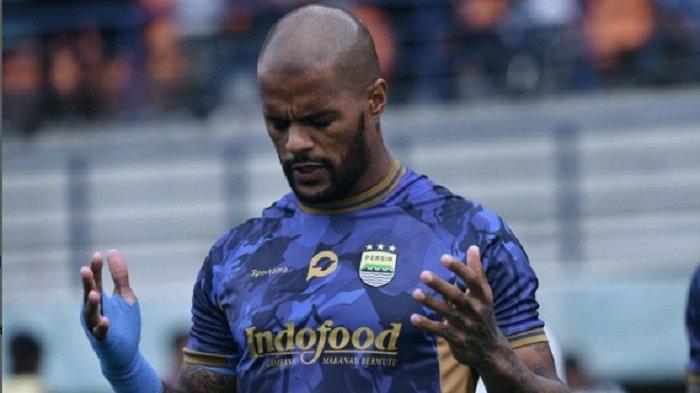 Persib Bandung vs PSIS Semarang berakhir dengan skor 2-1. Walaupun sang pencetak gol absen, yaitu DDS. Kemenangan dan sumbangan gol diberikan oleh Tyronne & Gustavo.