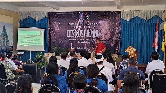 Suasana diskusi ilmiah di Universitas Panji Sakti Singaraja.