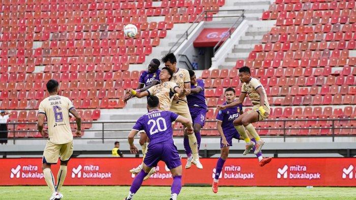 Suasana laga Arema FC VS Persik Kediri pekan ke-20 Liga 1, Senin, 27 November 2023