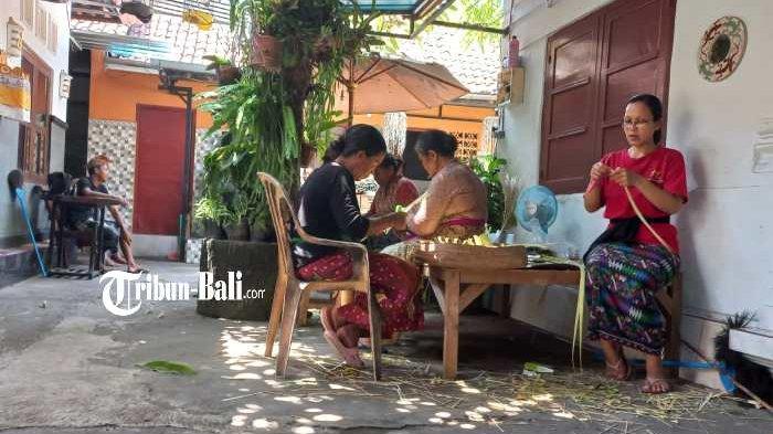 Suasana rumah Ni Made Sutarini di Banjar Banda, Desa Takmung, Kecamatan Banjarangkan, Klungkung, Bali, pada Selasa 2 Januari 2024.
