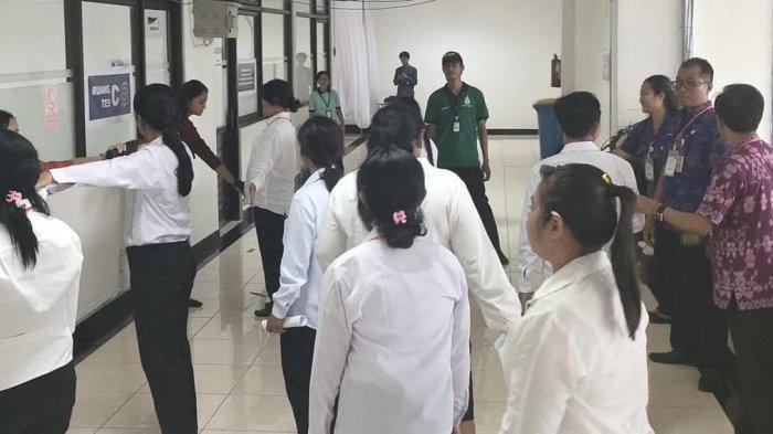 DIUNDUR - Tes PPPK di Kabupaten Klungkung beberapa waktu lalu. Pelantikan calon PPPK di Klungkung dipastikan diundur tahun depan.