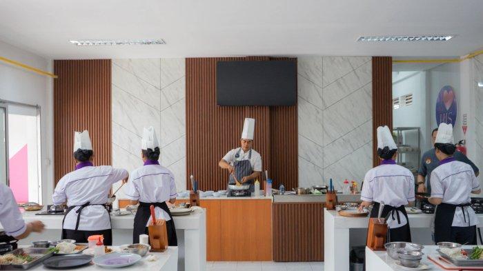 Expert Workshop, The Hotel International School - Expert Workshop Aston Denpasar Hotel, Mengungkap Rahasia Industri Perhotelan Bersama Mahasiswa