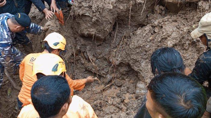 Tim SAR Akhirnya Menemukan Korban Terakhir Tanah Longsor di Desa Tribuana Karangasem