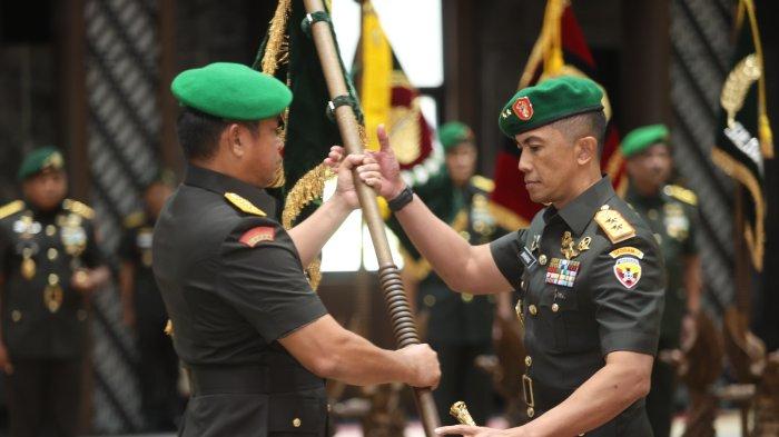 Sertijab Pangdam IX/Udayana di Aula Jenderal Besar A.H. Nasution, Markas Besar Angkatan Darat (Mabesad), Jakarta pada Jumat 8 Maret 2024 - Resmi Jabat Pangdam IX/Udayana, Ini Sederet Prestasi dan Karier Militer Bambang Trisnohadi