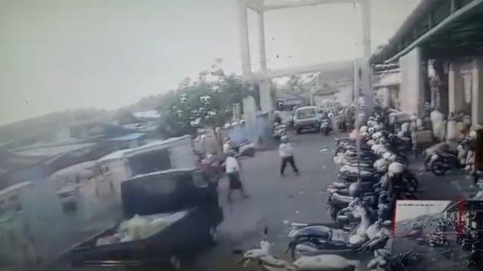 VIDEO Pikap Tabrak Pejalan Kaki di dalam Pasar Galiran Klungkung Hingga Tewas, Kok Bisa Ngebut?