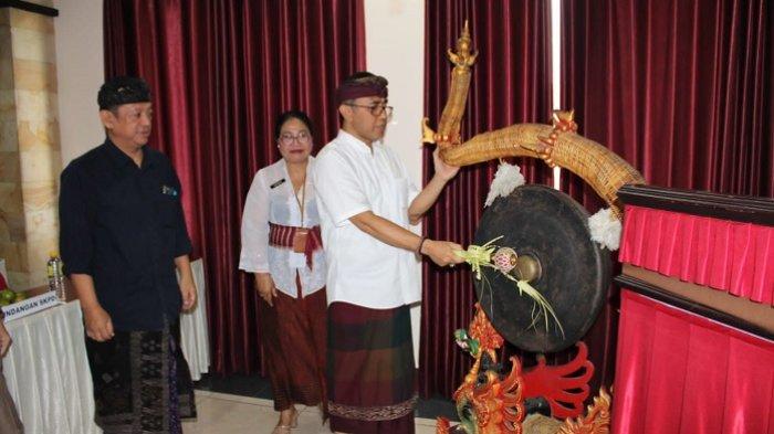 Walikota Denpasar, I Gusti Ngurah Jaya Negara saat menghadiri sekaligus membuka secara resmi Musyawarah Perencanaan Pembangunan (Musrenbang) Kecamatan Denpasar Timur Tahun Anggaran 2025 yang ditandai dengan pemukulan Gong di Hotel Puri Nusa Indah, Denpasar, Kamis (18/1/2024).