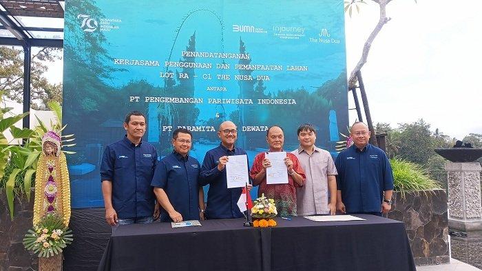 Kerja sama - Direktur Utama ITDC dan Direktur PT Paramita Bali Dewata dalam penandantanganan kerja sama kerja sama Penggunaan & Pemanfaatan Lahan Lot RA - C1 di Kawasan The Nusa Dua, pada Senin (21/10).