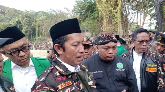 Tampil sebagai pembina upacara, adalah Ketua Pimpinan Pusat Gerakan Pemuda Ansor Addin Jauharuddin. Apel Kesetiaan kepada NKRI, dan kepada Kyai NU terus tersebut sengaja digelar di Padang Galak, sebuah tanah lapang yang sudah jarang dipakai lagi.