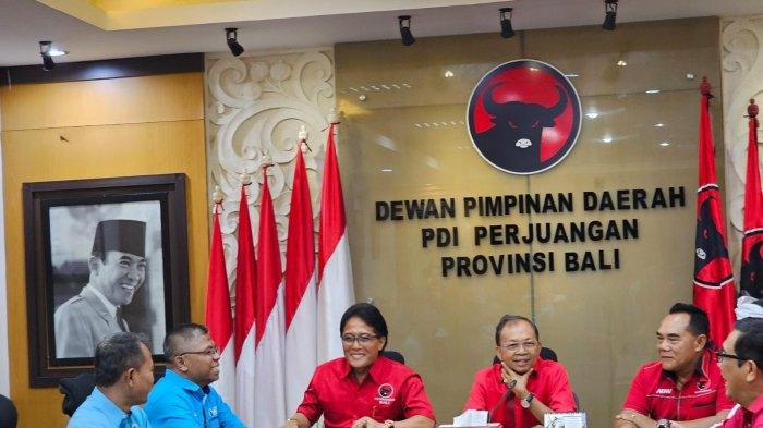 Beri dukungan Ketua DPD PDIP Wayan Koster (bacagub) dan I Nyoman Giri Prasta (Bacawagub), rombongan DPW Gelora Bali mendatangi kantor DPD PDI Perjuangan Bali pada, Senin 26 Agustus 2024.