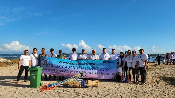Badan Penyelenggara Jaminan Sosial (BPJS) Ketenagakerjaan (BPJamsostek) Cabang Bali Denpasar, melaksanakan bakti sosial bersih-bersih di Pantai Mertasari, Sanur Kota Denpasar, Bali dalam rangkaian agenda Employee Volunteering.
