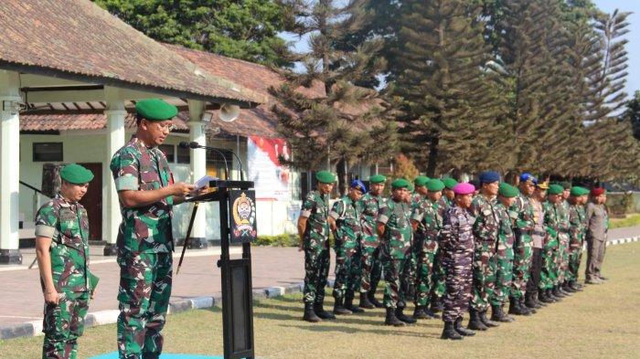 Apel gelar pasukan kesiapan pengamanan kunjungan Presiden RI Joko Widodo di Bali.