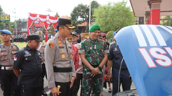 Cek sarpras - Polres Buleleng cek sarana prasarana pasca apel kesiapan personel operasi lilin 2024. Jumat (20/12/2024).